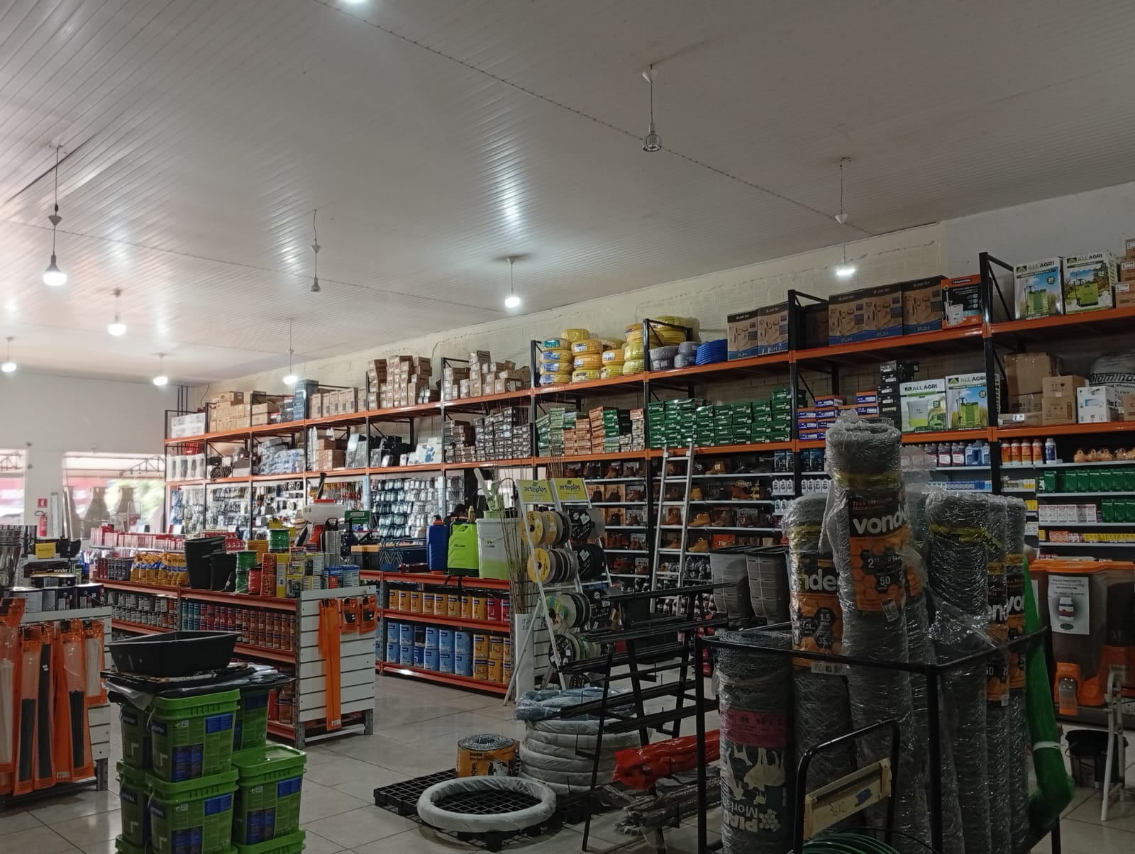 Visão ampla da loja